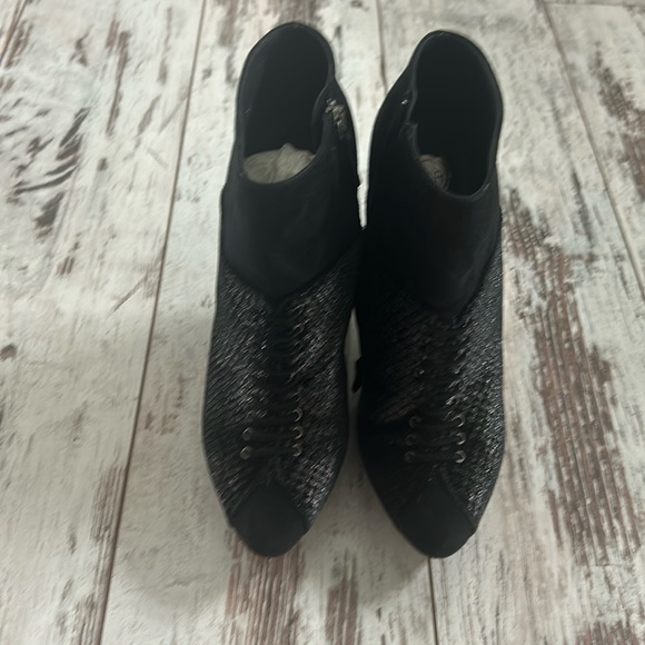 NWT-Victor&Rolf black wedge ankle booties - Picture 2 of 7